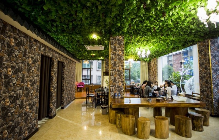 威信龙井休闲餐吧招聘1名收银2名服务员要求45岁以下